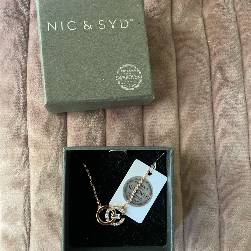 Nic & Syd Swarovski necklace brand new